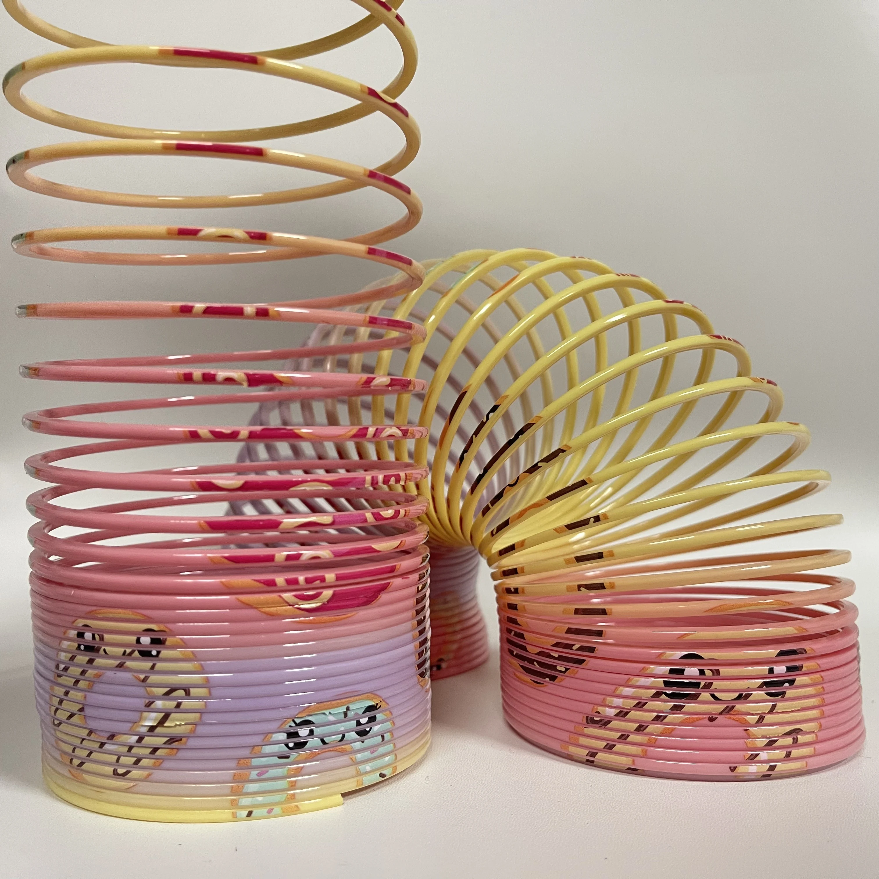 

1/2/3pcs Gradient Pastel Donut Pattern Extra Large Rainbow Spring Toy for Kids & Adults
