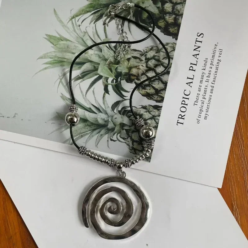 Bohemian Style Exaggerated Metal Swirl Pendant Necklace Women Vintage Hand-woven Rope CCB Beaded Beach Vacation Party Jewelry