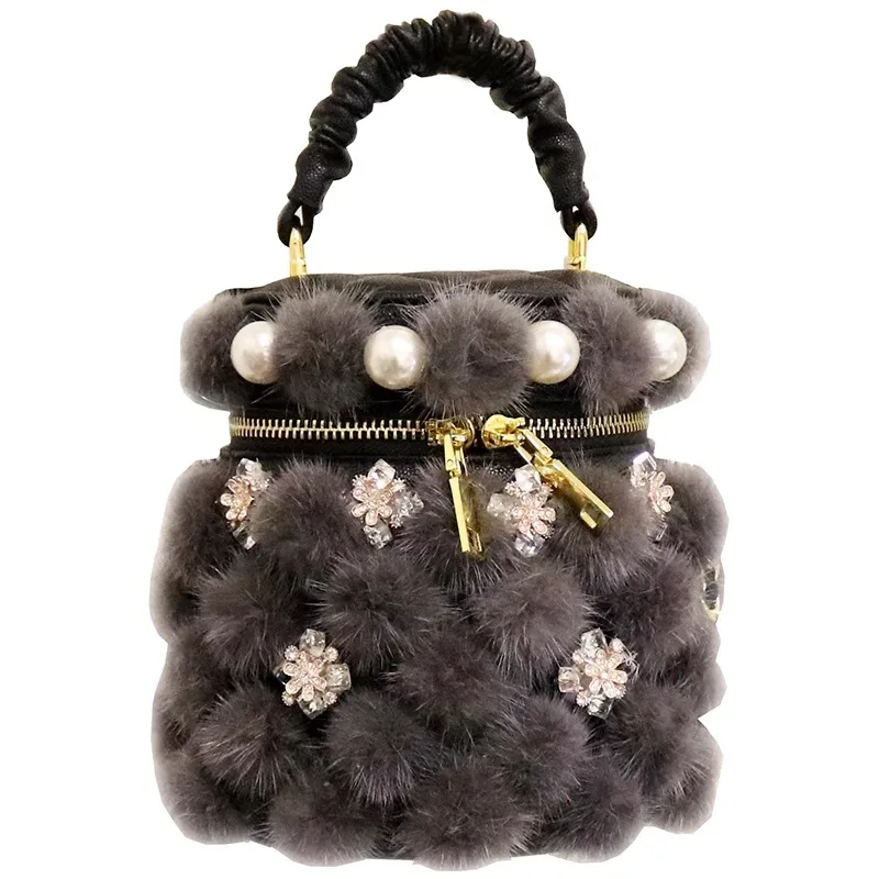 

Designer Bucket Bag Women Luxury High End Quality Faux Fur Diamonds Pearl Chain Shoulder Bag Fashion Trend Elegant Crossbody Bag