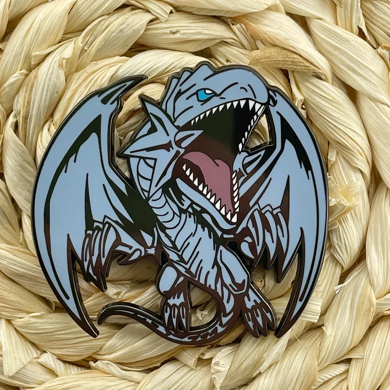 Blue-Eyes White Dragon Abzeichen Anime Yu-Gi-Oh! Metallnadeln, japanische Manga-Broschen für Rucksack, Tasche, Kleidung, Revers, ACG, Cosplay-Spielzeug