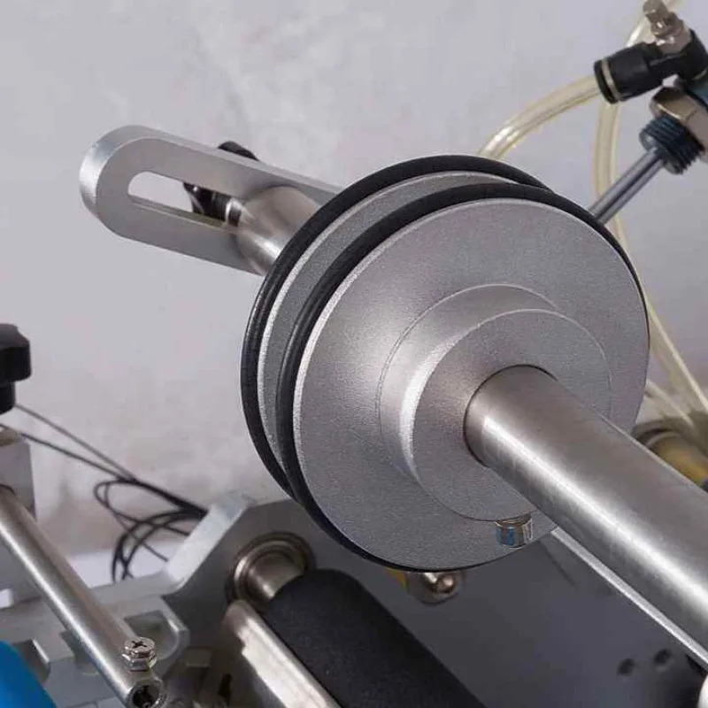 Semi Automatic Roll Sticker Label Applicator Semi Automatic Round Bottle Labeling Machine Beer Bottle Labeling Machine