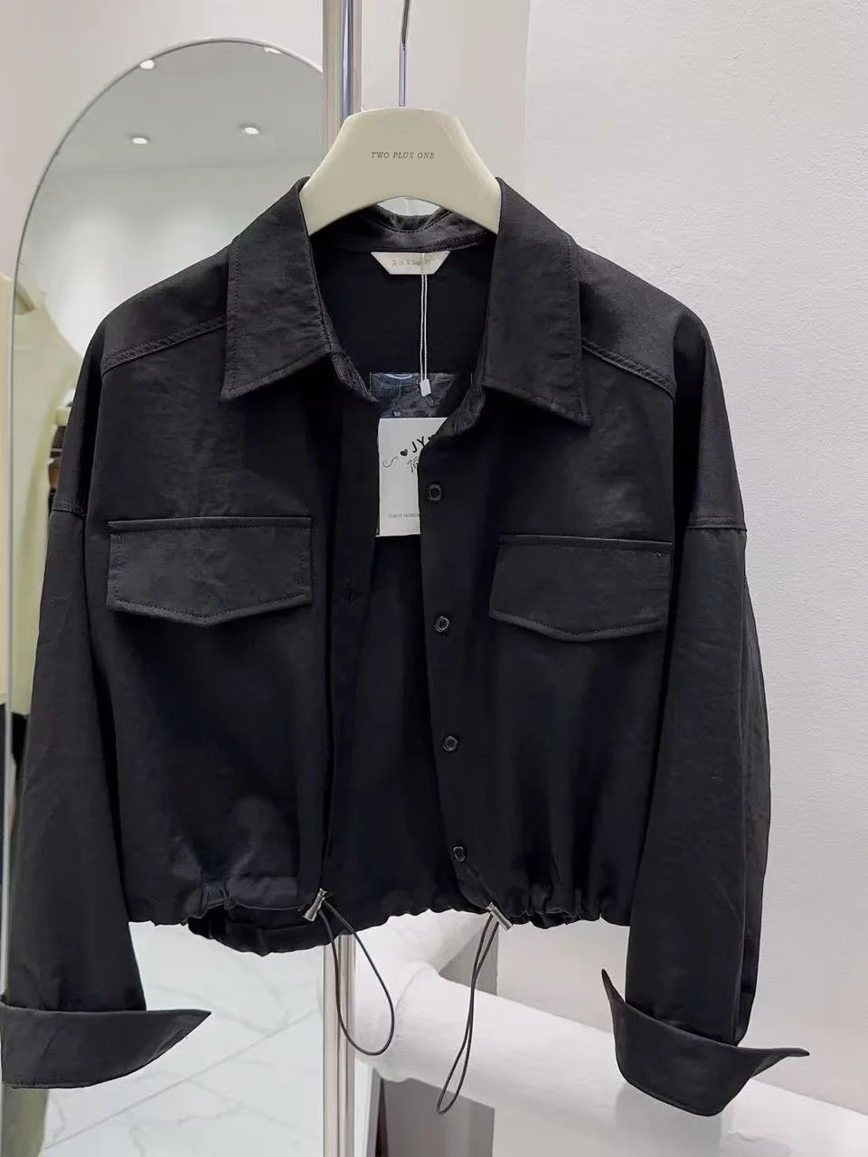 

Fall 2025 New Casual Anti-Aging Thin Jacket Top Short Fashionable Women's Shirt Commute Style Polyester Long Sleeve Collar