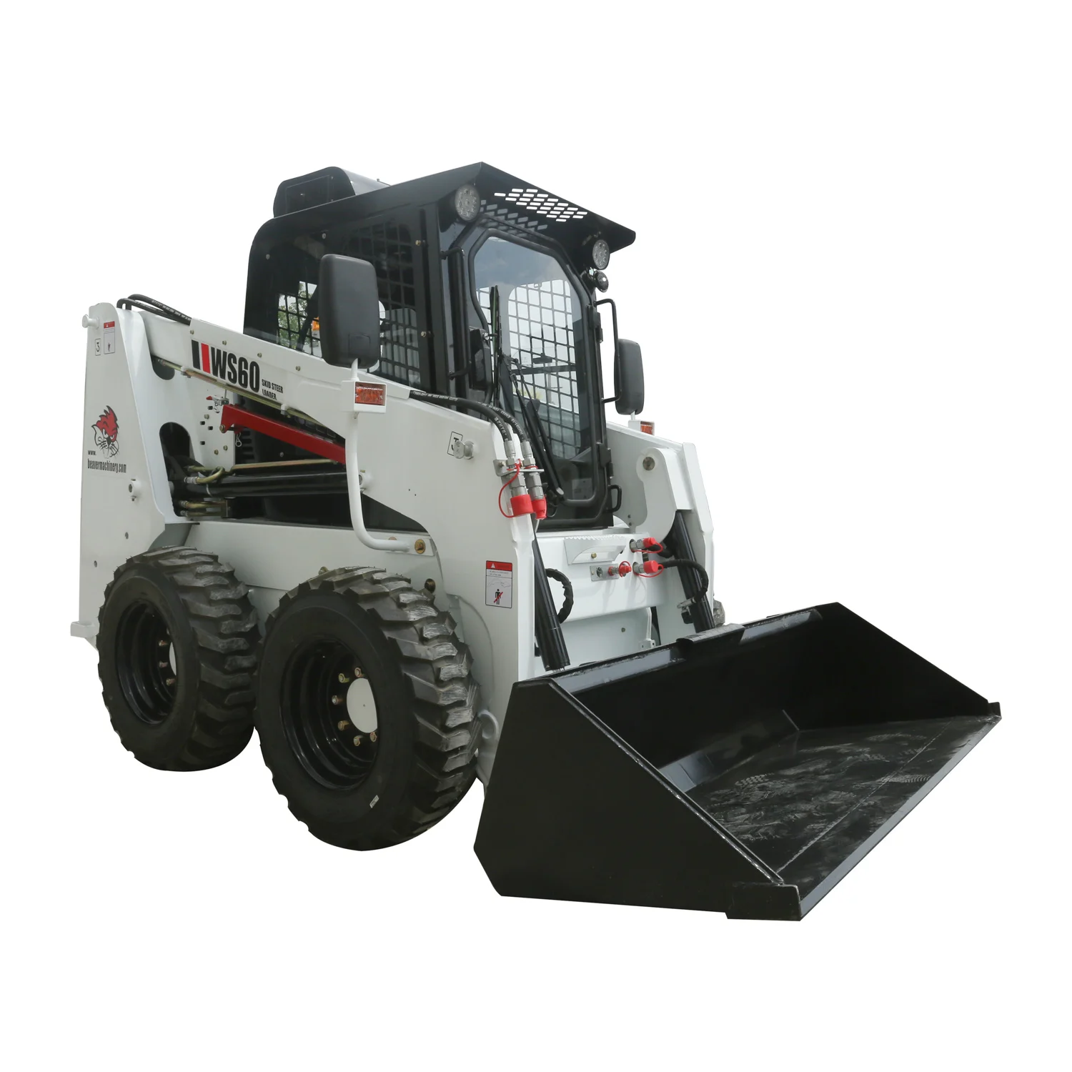 O POPULAR SKID STEER LOADER WS60 é para o próprio uso da FACTORY FARM