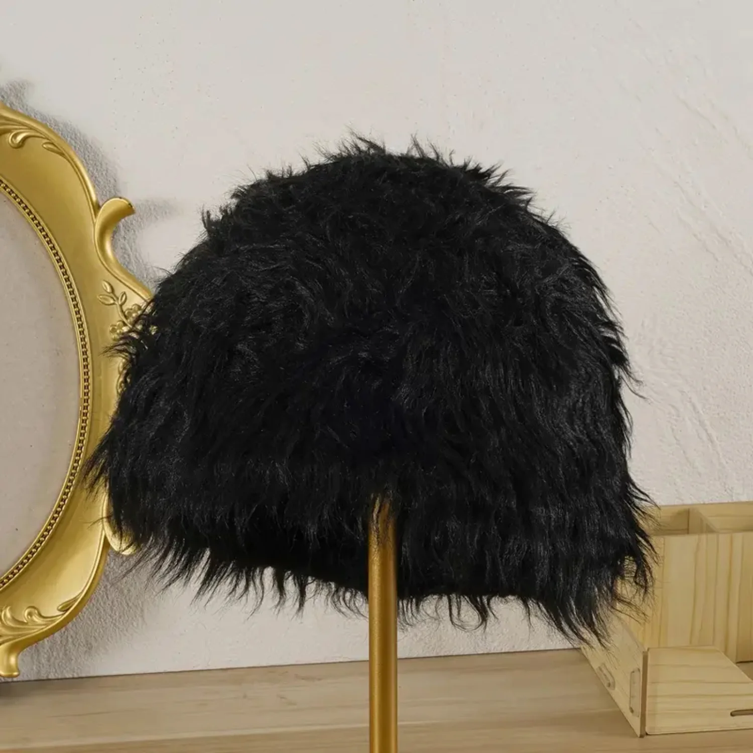 

Винтажная элегантная черная снежная шапка из искусственного меха — шикарный и теплый зимний головной убор