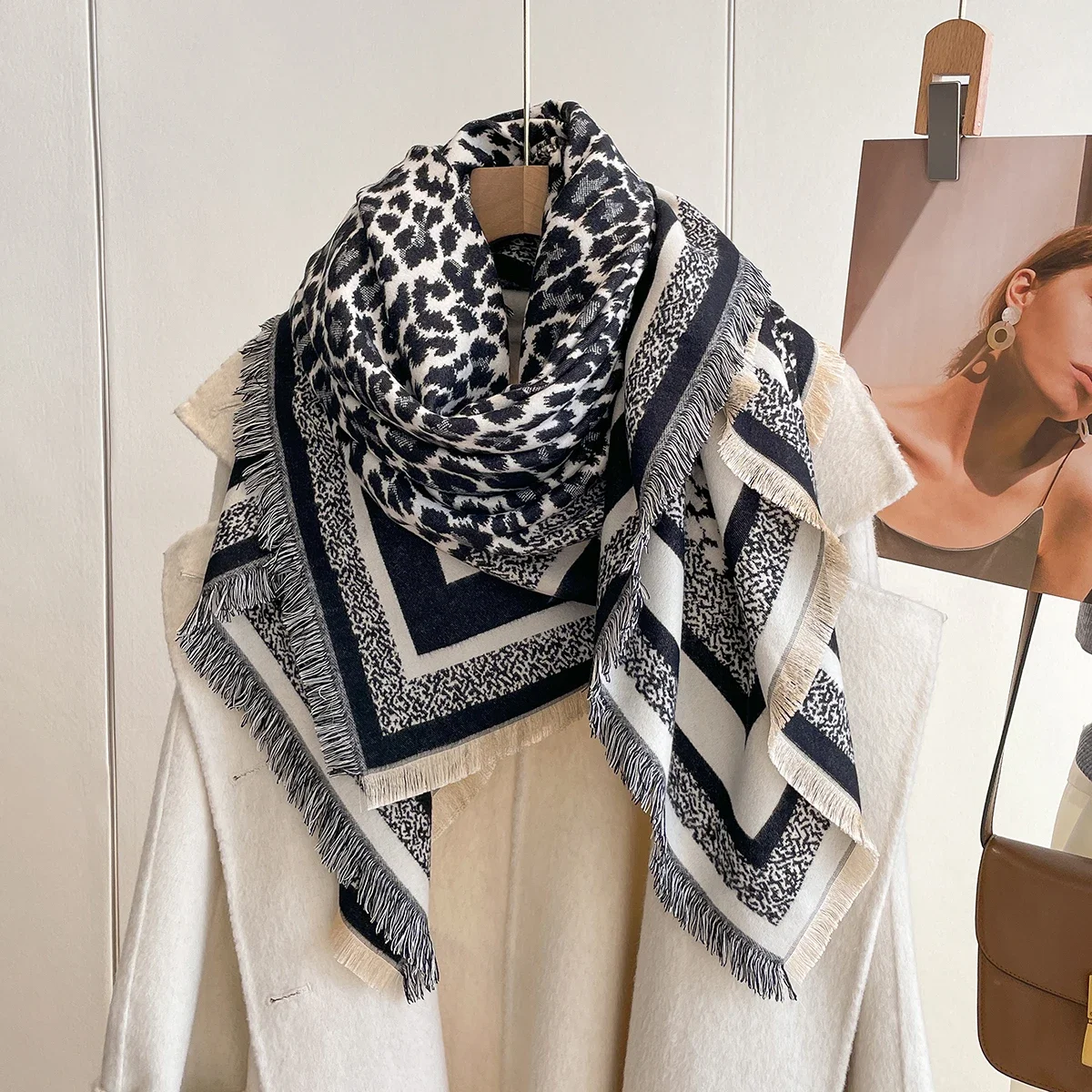 جديد شتاء دافئ وشاح الكشمير النساء الباشمينا تصميم طباعة شالات التفاف الإناث بطانية سميكة لينة Bufanda الشالات منديل الموضة