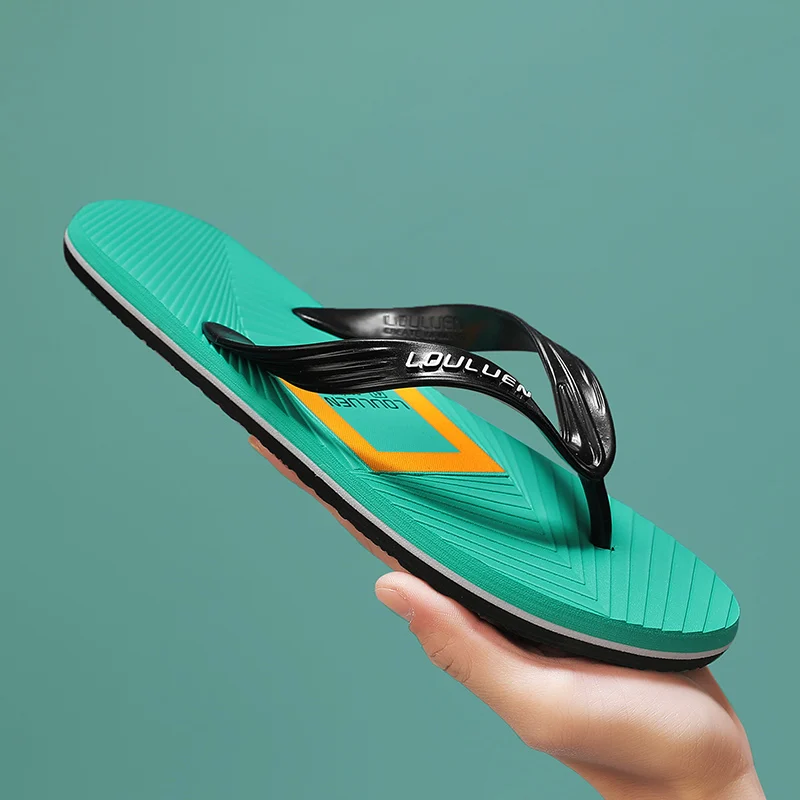 Estate uomo casa infradito vendita calda scarpe di alta qualità per gli uomini pantofole morbide e comode Mens piatto Slip-on sandalo da spiaggia all'aperto