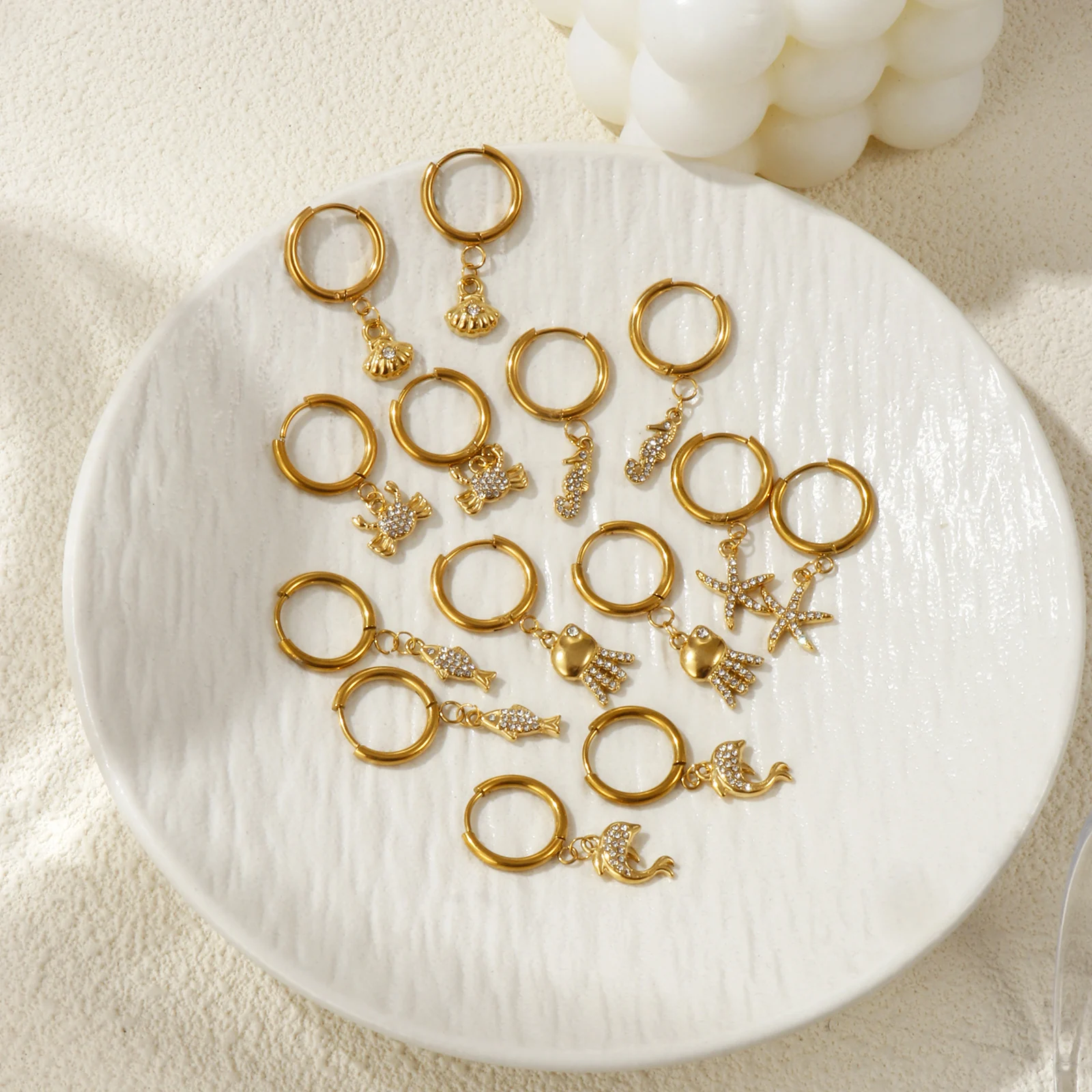 Pendientes de aro Ocean 304 de acero inoxidable y circonita cúbica para mujer, regalo, joyería con colgante de cangrejo de concha chapada en oro Real de 18 quilates, 2 uds.