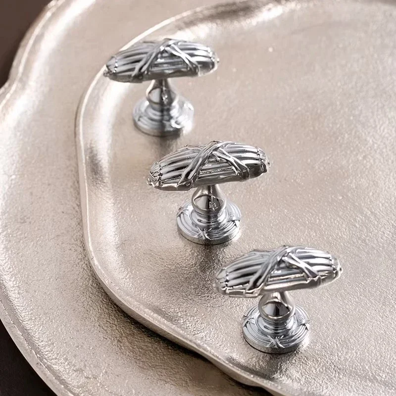 Shiny Bedroom Shoe Cabinet Door Pulls Furniture French Solid Brass Silvery Handle Wardrobe Door Handles Drawer Single Hole Knobs