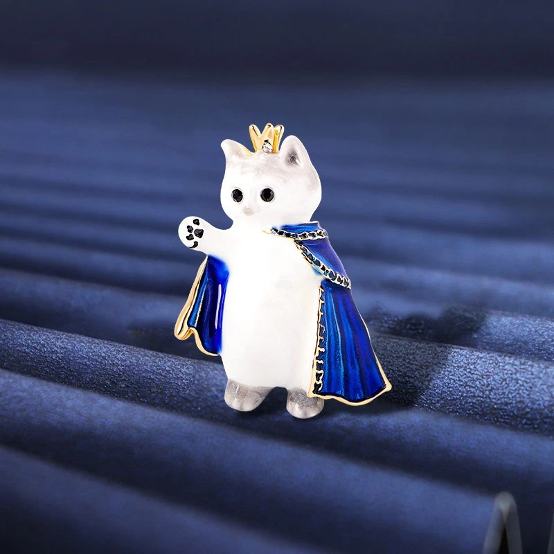 Cute Anime Cat Prince Design Brooch Fashion Luxury Crown Cat Metal Pin Badge For DIY Clothing Bags