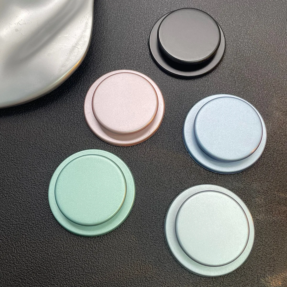 

Корейский круглый магнитный кронштейн Ins Macaron подходит для магнитного чехла для телефона Magsafe iPhone