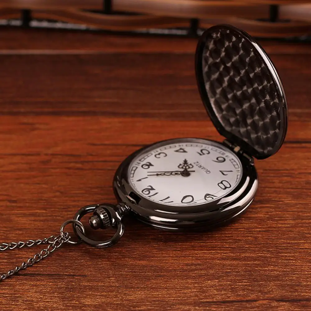 Vintage Unisex Pocket Watch Retro Smooth Alloy Quartz Watch with Chain Classic Timepiece for Daily Life Gift