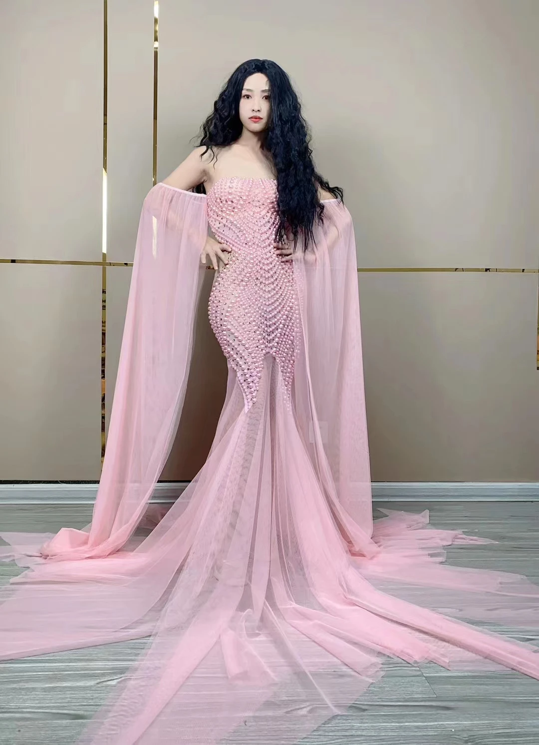 Sexy Stage Pink Mesh Pearl Trailing Dress Women Dance Costume Birthday Party Strapless Long Dress Singer Performance Photo Shoot