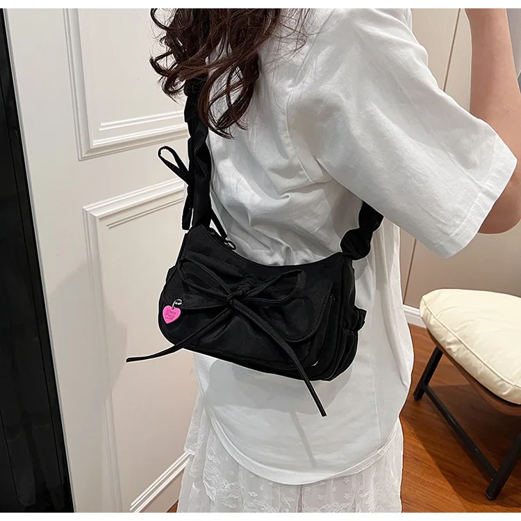 

Корейская версия изысканной джинсовой плиссированной сумки подмышки, женские сумки через плечо с текстурой в иностранном стиле