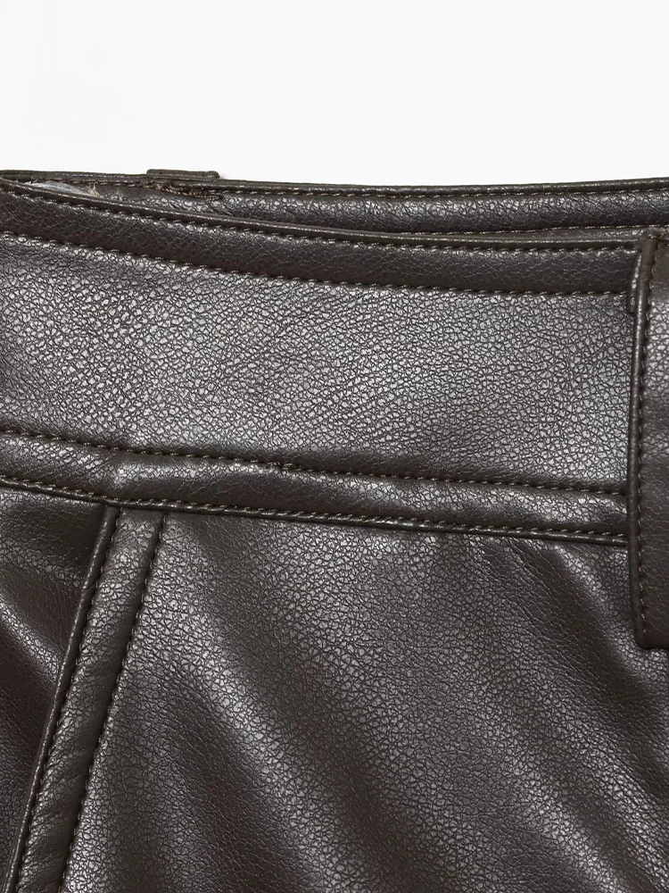 سراويل نسائية جديدة على الطراز الأوروبي عصرية ومتعددة الاستخدامات وبسيطة بلون سادة من الجلد الصناعي بأرجل مستقيمة