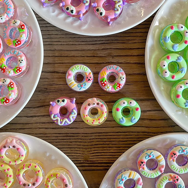 10 قطعة إكسسوارات دونات لطيفة مرسومة يدويًا من الأكريليك من خلال ثقب الخرز إكسسوارات شعر مصنوعة يدويًا أساور سلاسل المفاتيح المواد