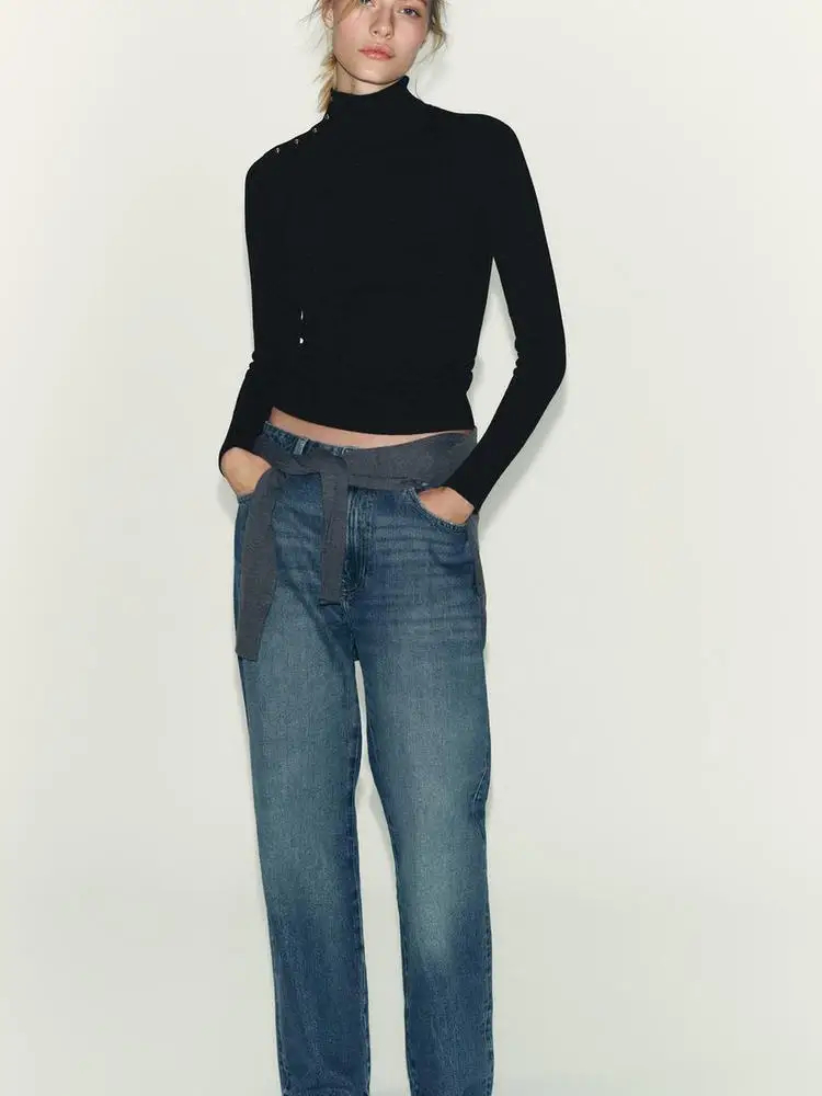 

Spring 2026 Slim Fit Long Sve Knitted Top Button Decorated Base Layer irt for Women Sli Casual European Sle Knitwear