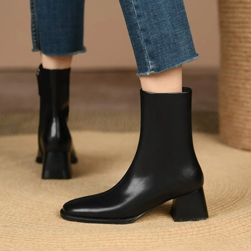 2022 Autumn and Winter New Fashion Square Head Retro High Thick Heel Side Zipper Skinny Short Boots Women\'s All-match Nude Boots