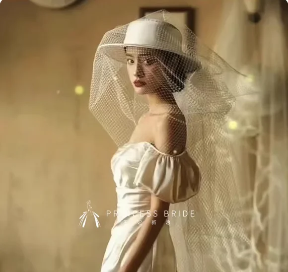 Fashionable new retro white elegant hat trailing gauze French catwalk performance bridal tiara wedding hair accessories