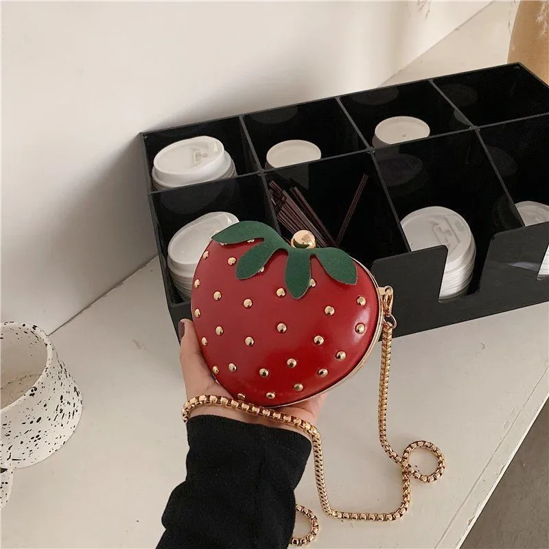 

Sweet Cute Strawberry Mini Shoulder Bag Women Rivet Chain PU Leather Heart Shape Crossbody Bag Ladies Fashion Trend Casual Purse