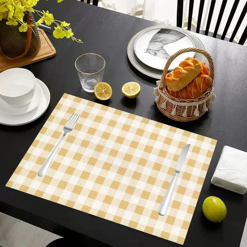 VIKAMA Christmas Placemat Green White Gingham Plaid, Waterproof Oil-Proof Heat-Resistant Non-Slip Table Mat for Dining