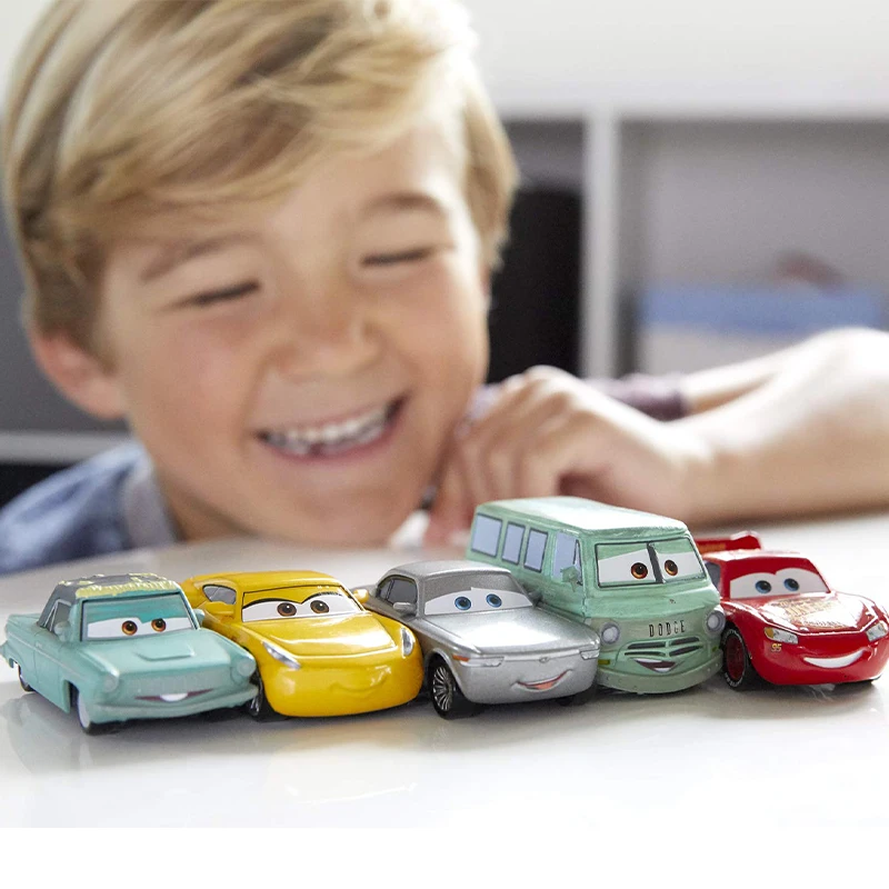 Disney Pixar Cars 3 vehículos fundidos a presión en el interior, 5 paquetes, Lightning McQueen, oxidado, aleación de Metal, modelo de vehículo, 1:55