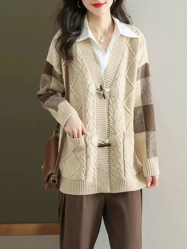Nuovi disegni autunno inverno Cardigan lavorato a maglia chic Maglione da donna Top a maniche lunghe morbido Cappotto corto slim fit Cardigan corto di tendenza