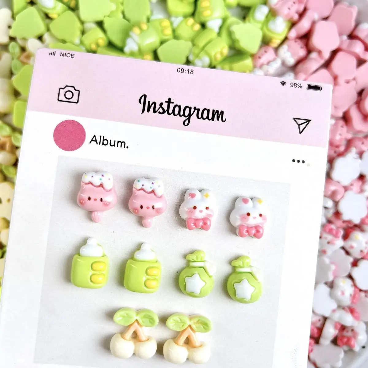 20PCS 사랑스러운 크리 에이 티브 병 넥타이 토끼 네일 매력 새로운 다채로운 작은 신선한 스타 가방 체리 수지 네일 아트 장식 DIY