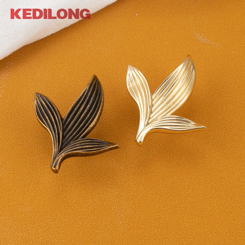 KEDLO moderner minimalistischer blumenförmiger Zinklegierungsgriff für Küchenschränke, goldener Knopf, Schubladengriff in antikem Messing. – Detail 3