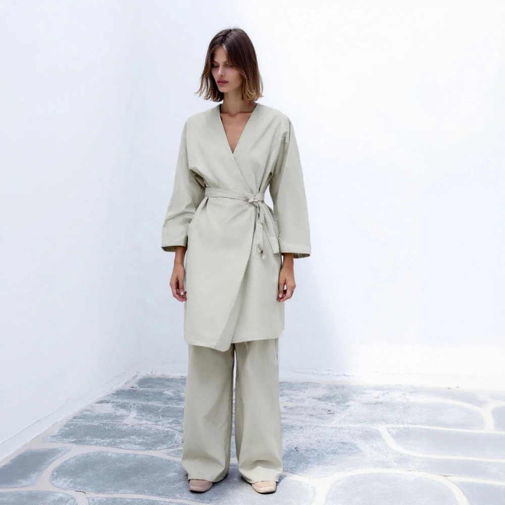 レディース長袖Vネックシャツ 無地 カジュアル ファッション ビジネス 秋冬コレクション