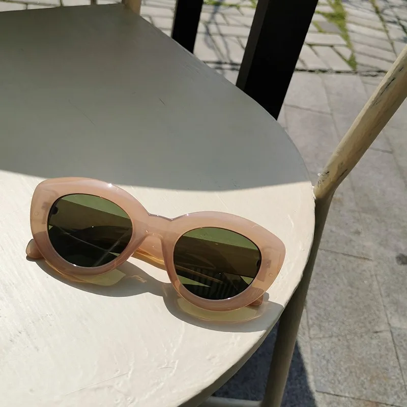 Korea Thick Frame Sunglasses Women INS Street Shot Sunshade Glasses Dustproof Windproof Riding Glasses UV400 Sunglasses