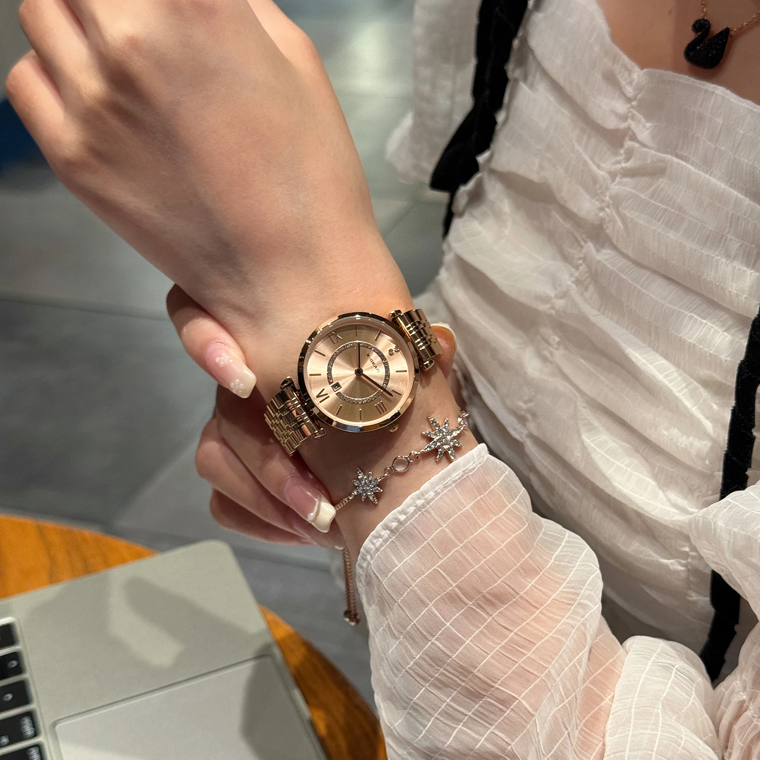 Orologi da coppia – Orologi da polso analogici al quarzo alla moda con cinturino in acciaio inossidabile per lui e per lei