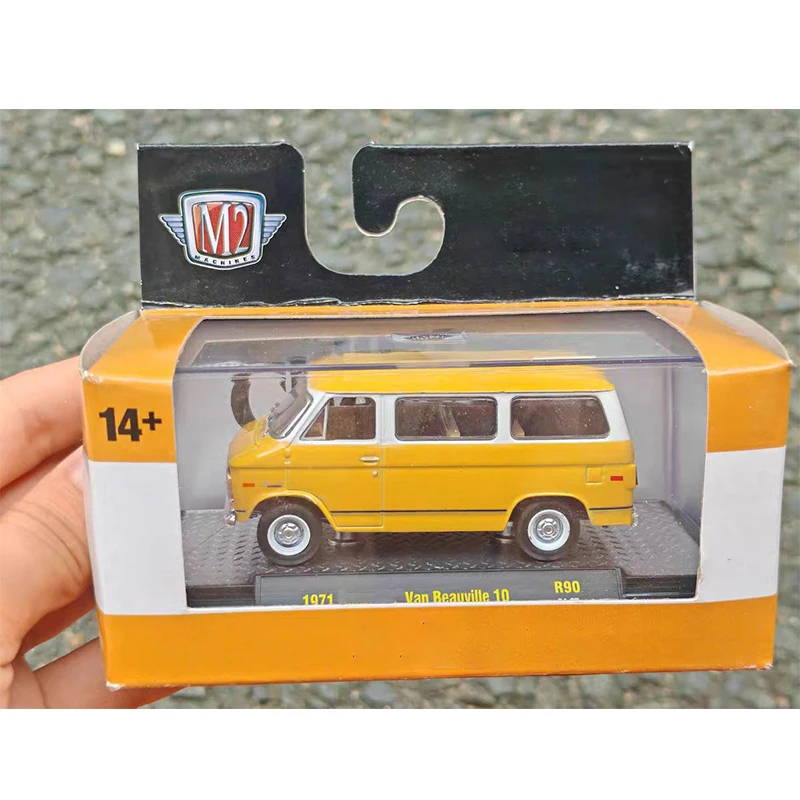 M2 1:64 SUPERBEE Shark's Mouth Little Red Truck Mercury Cougar XR7 Alloy Die Casting Simulation Model Collect Ornaments