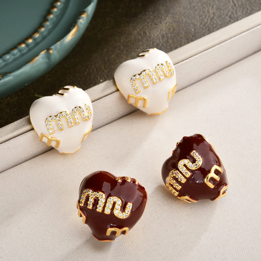 The Same New Letter Earrings Women's Niche Design Sense Fashion Versatile Light Luxury Temperament High-end Earrings