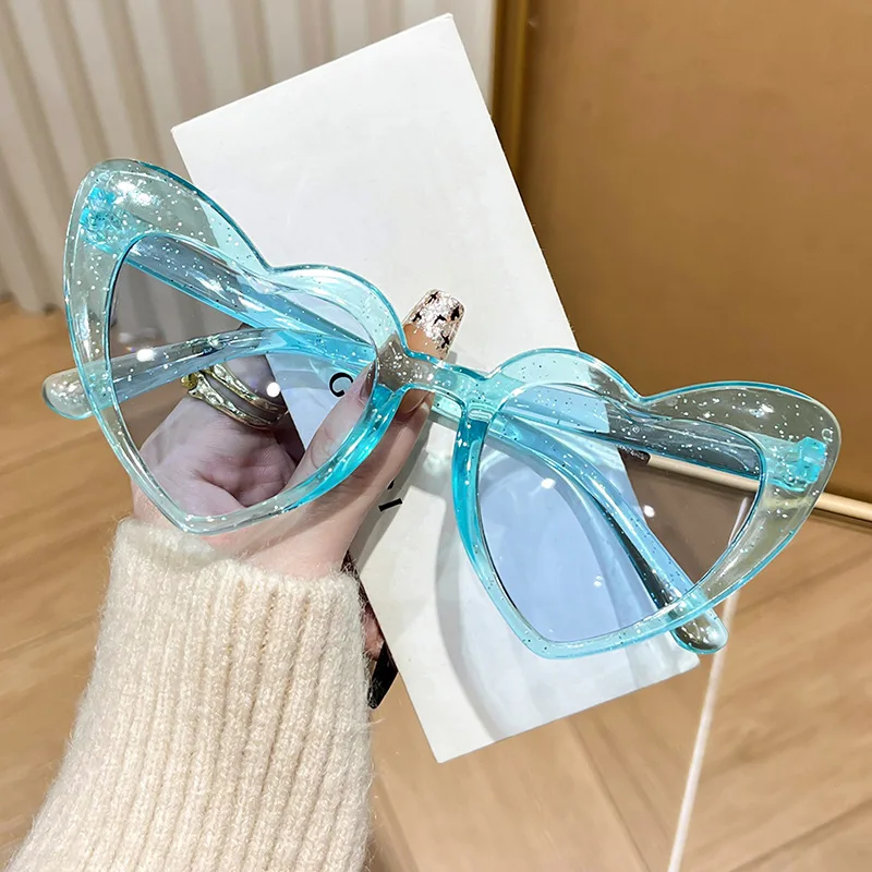 Neue Vintage Retro Instagram herzförmige transparente rosa glänzende Sonnenbrille für Mädchen Strand Party Geburtstag Foto Mode Brillen – Detail 5