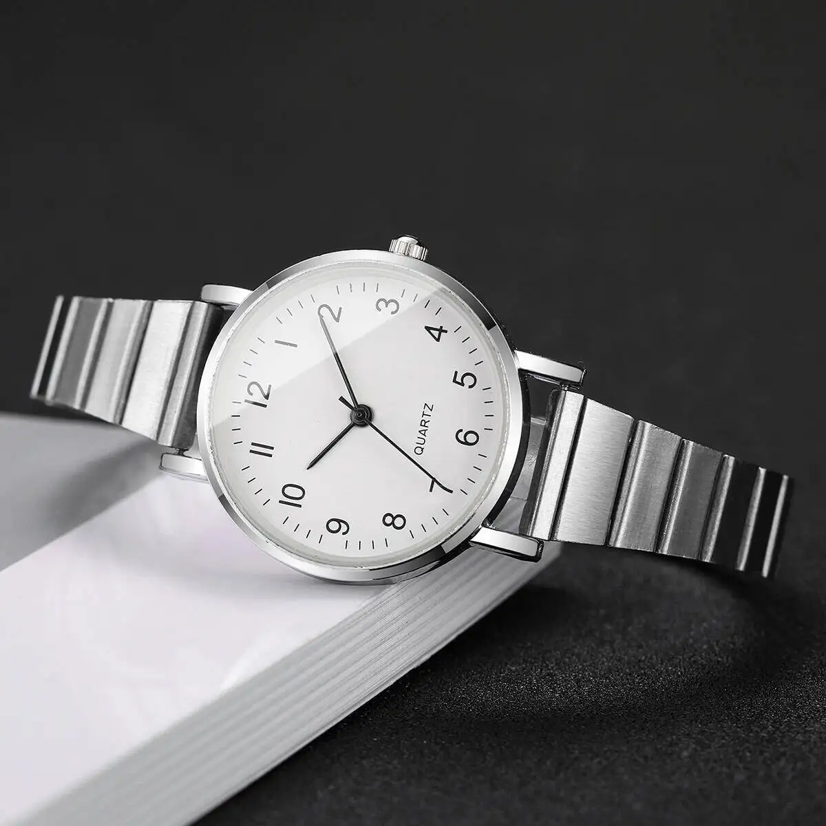 Fashion Women Watches Simple Ultra-thin Stainless Strap Ladies Quartz Wristwatch Reloj Mujer（Without Box）