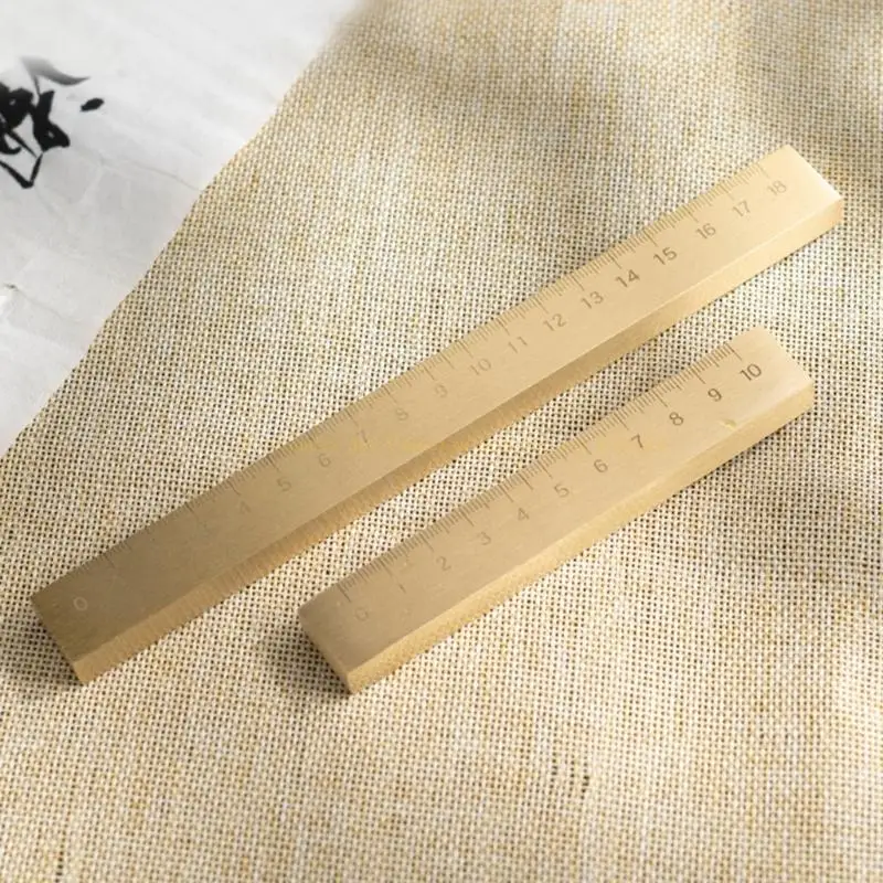 ثقالة ورق نحاسية عتيقة مع مسطرة قياس #5