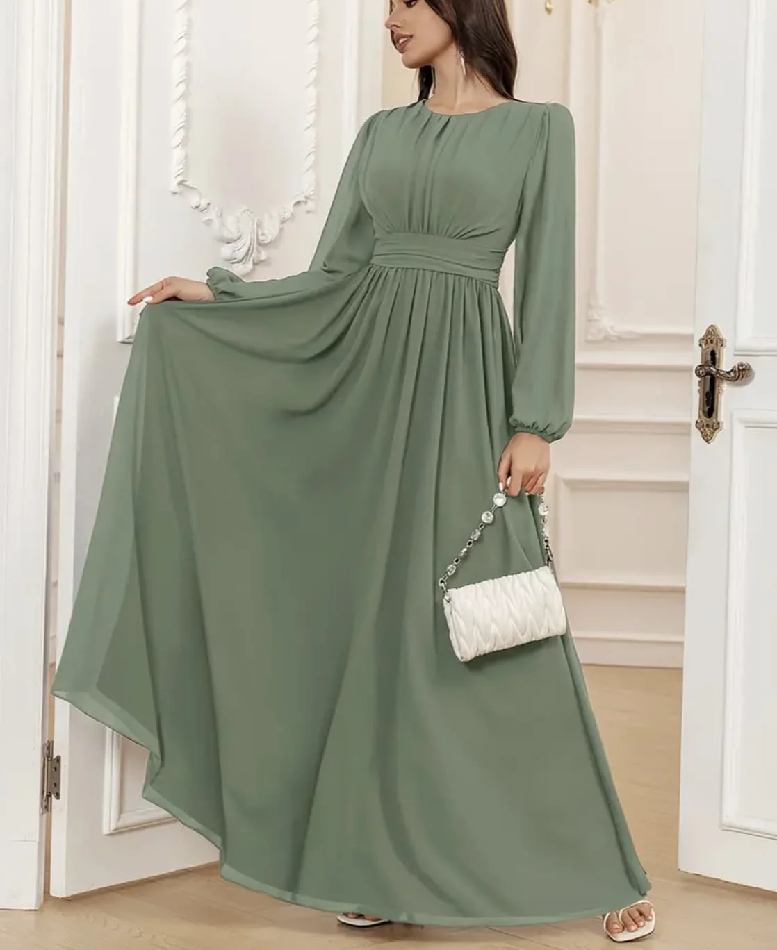 Langes Kleid mit Rundhalsausschnitt, geraffter Taille, Laternenärmeln, breitem Taillenbund und fließendem, elegantem, konservativem Schnitt – Detail 2