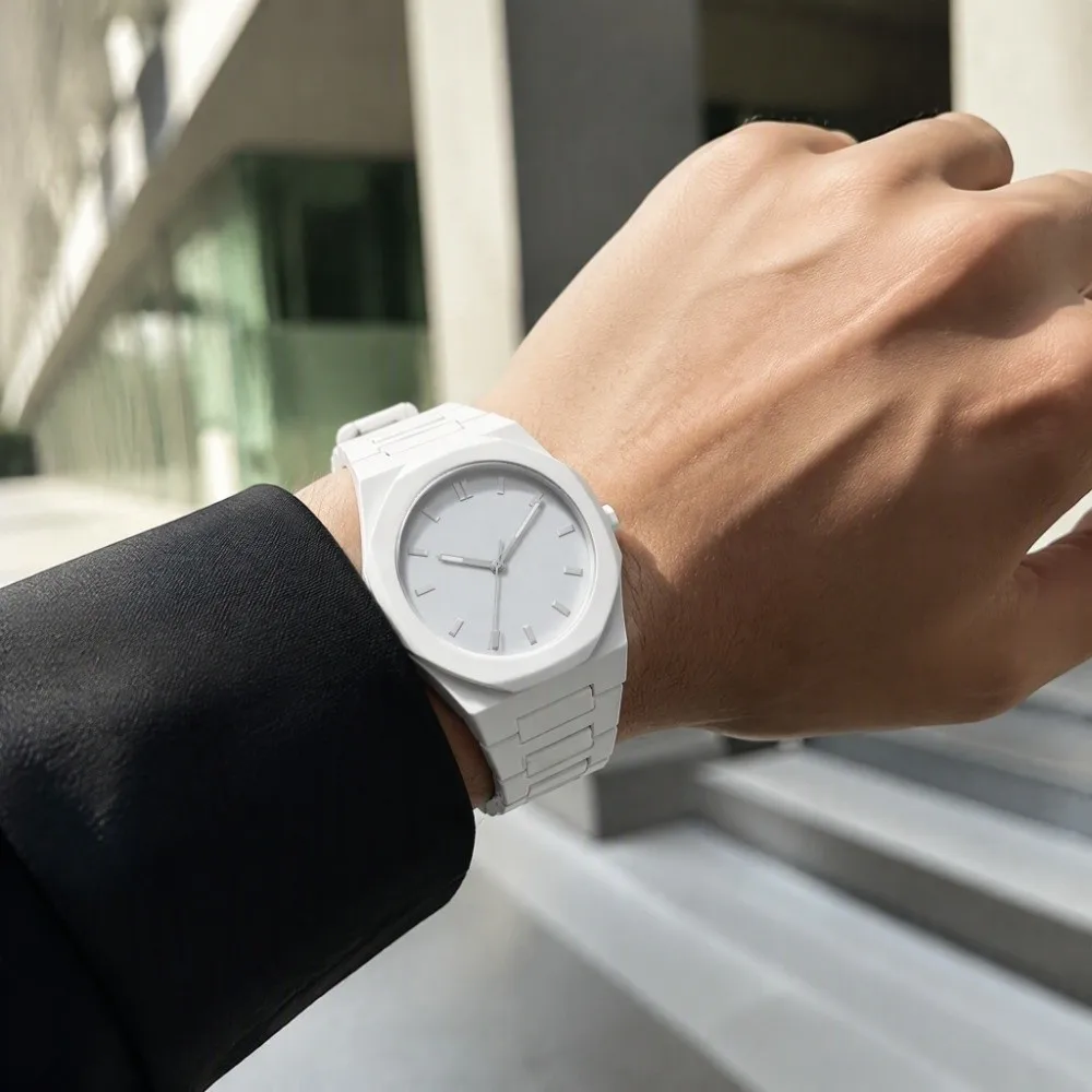 Lightweight Plastic Case Quartz Wristwatch Reliable Quartz Movement Calendar Display Calendar Watch Steady Accurate Time Reading
