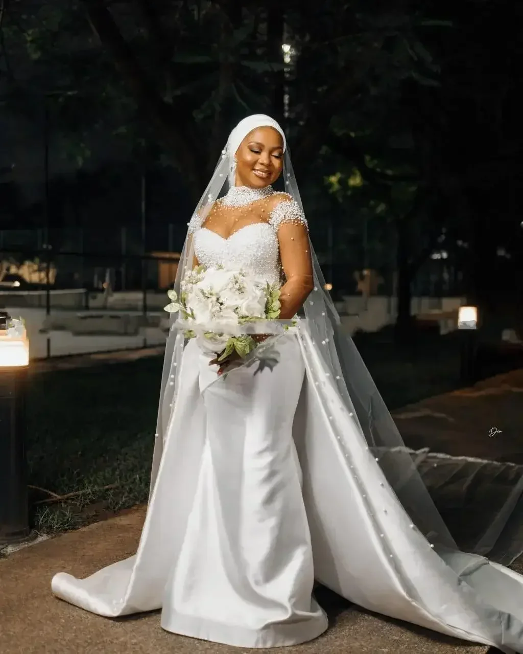 

Customized Arabic High Collar Shinny Pearls Beads Wedding Dress For Bride Long Sleeves Bridal Gown with Detachable Train