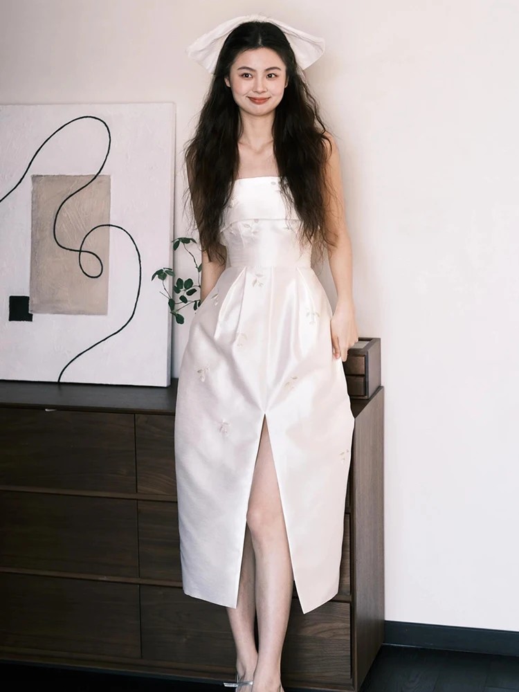 

Ele Simple Bridal Gown in Soft Satin with Strapl Neline Long Draped Skirt Wedding Dr for Small Stature Women