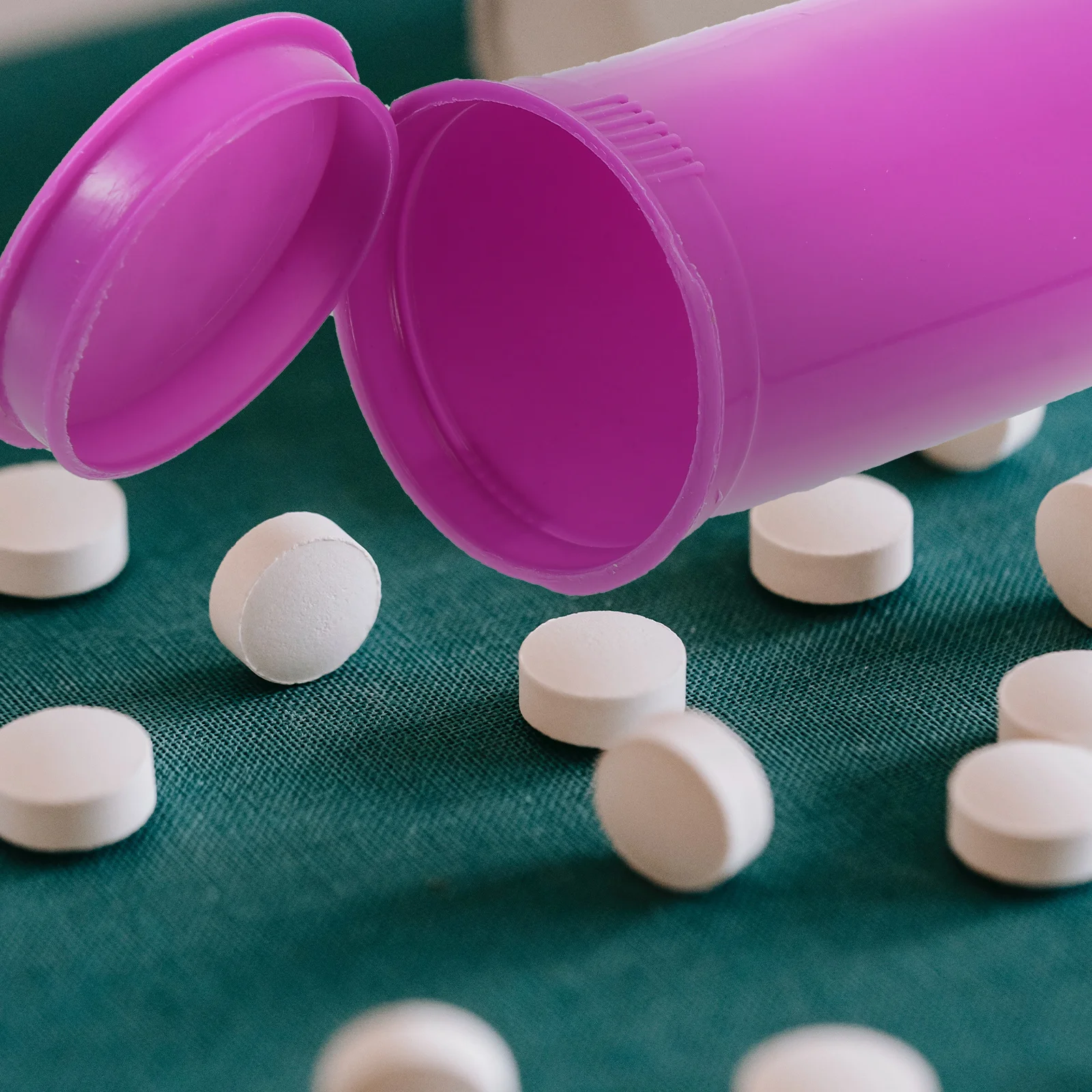 

10 шт., прозрачный контейнер для лекарств, мини-водонепроницаемая герметичная бутылка для таблеток, портативная маленькая бутылочка для наружного использования