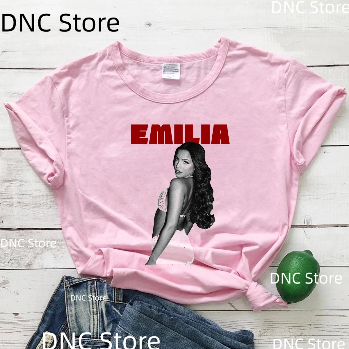 Nowa koszulka damska Piosenkarka Emilia Mernes Koszulka z nadrukiem Modny hip-hop 00s Dziewczyna Tshirt Moda Letni top z krótkim rękawem