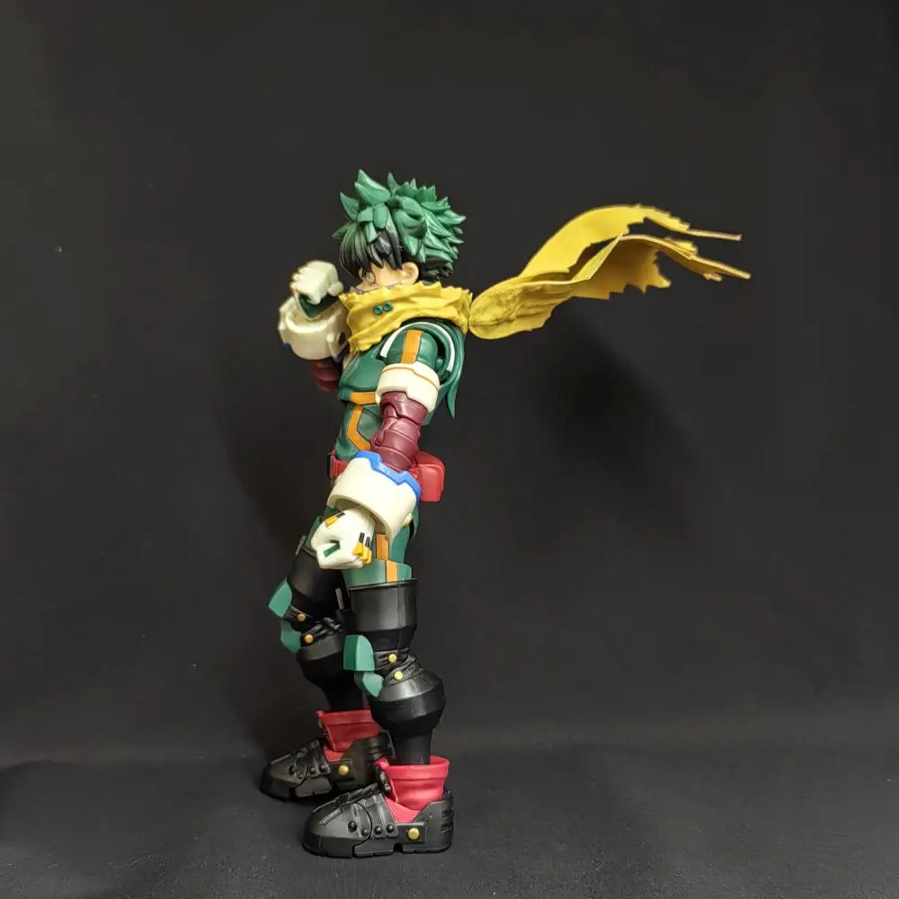 My Hero Academia SHF Anime nuevo hecho a mano Midoriya Izuku capa amarilla ropa construcción en alambre de hierro es adecuado para juguetes 1/12