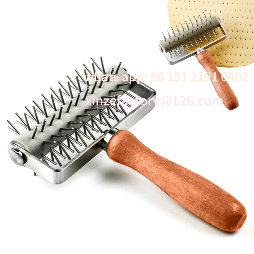 Customizable Stainless Steel Wheel Pizza Bread Needle Puncher Roller Pie Pastry Dough Roller With Wooden Handle For Baking Makin