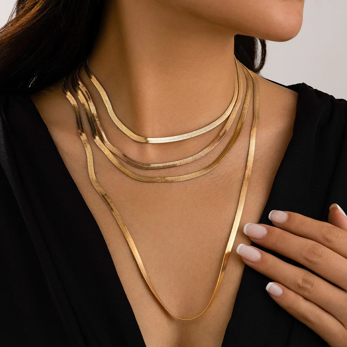 Boho Gold Color Metal Flat Snake Chain Collarbone Necklace 2025 Women's Lyered Sexy Long Style Girl Fashion Charm Jewelry