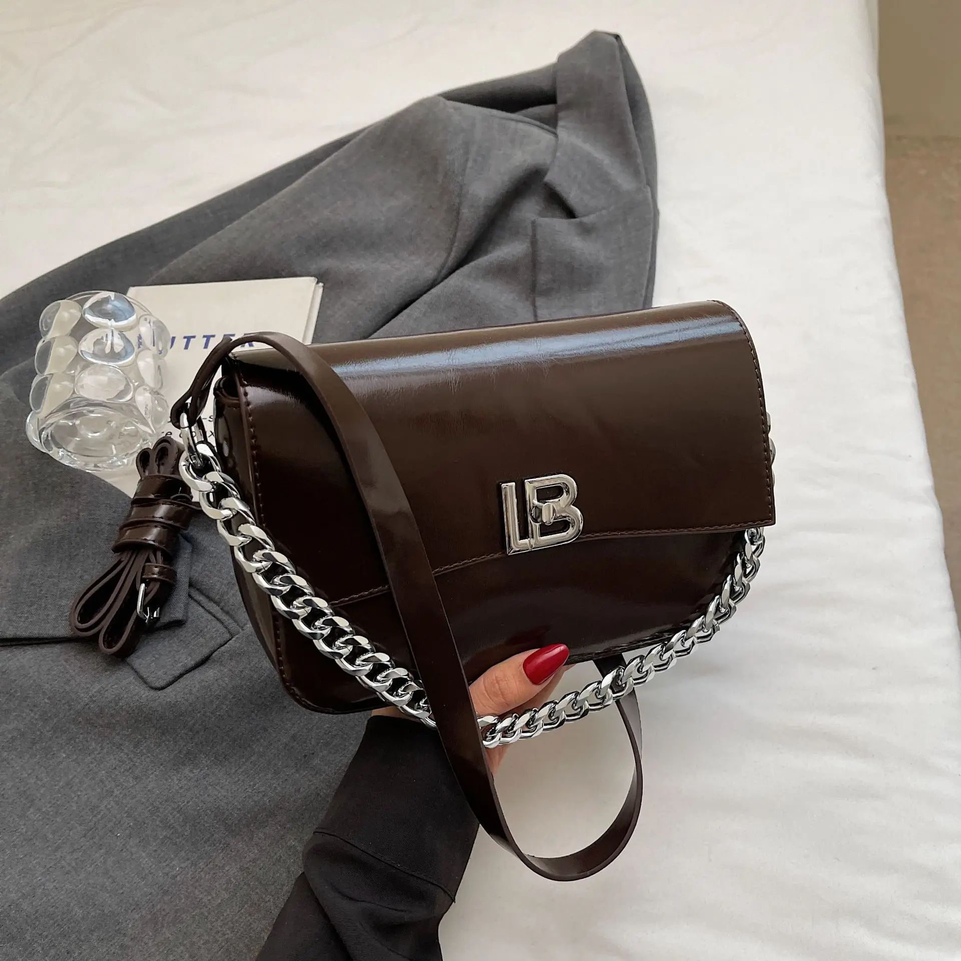 

2025 New Light Luxury Commuter Bag - Shiny Leather Small Square Bag, Shoulder/Underarm