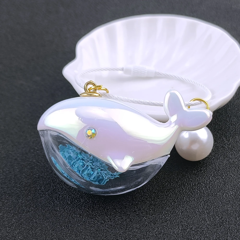 Kawaii Whale Keychain Iridescent Blue Sequin Filled Whale Charm with Pearl Cute Ocean Animal Keyring Couple Lovers Romantic Gift