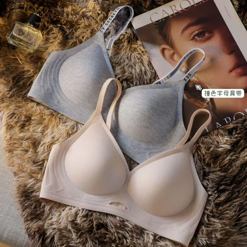 Autunno Inverno Nuovo reggiseno senza cuciture per donna Piccolo petto raccolto Comodo reggiseno da collezione per seno laterale senza fili anti-cedimento