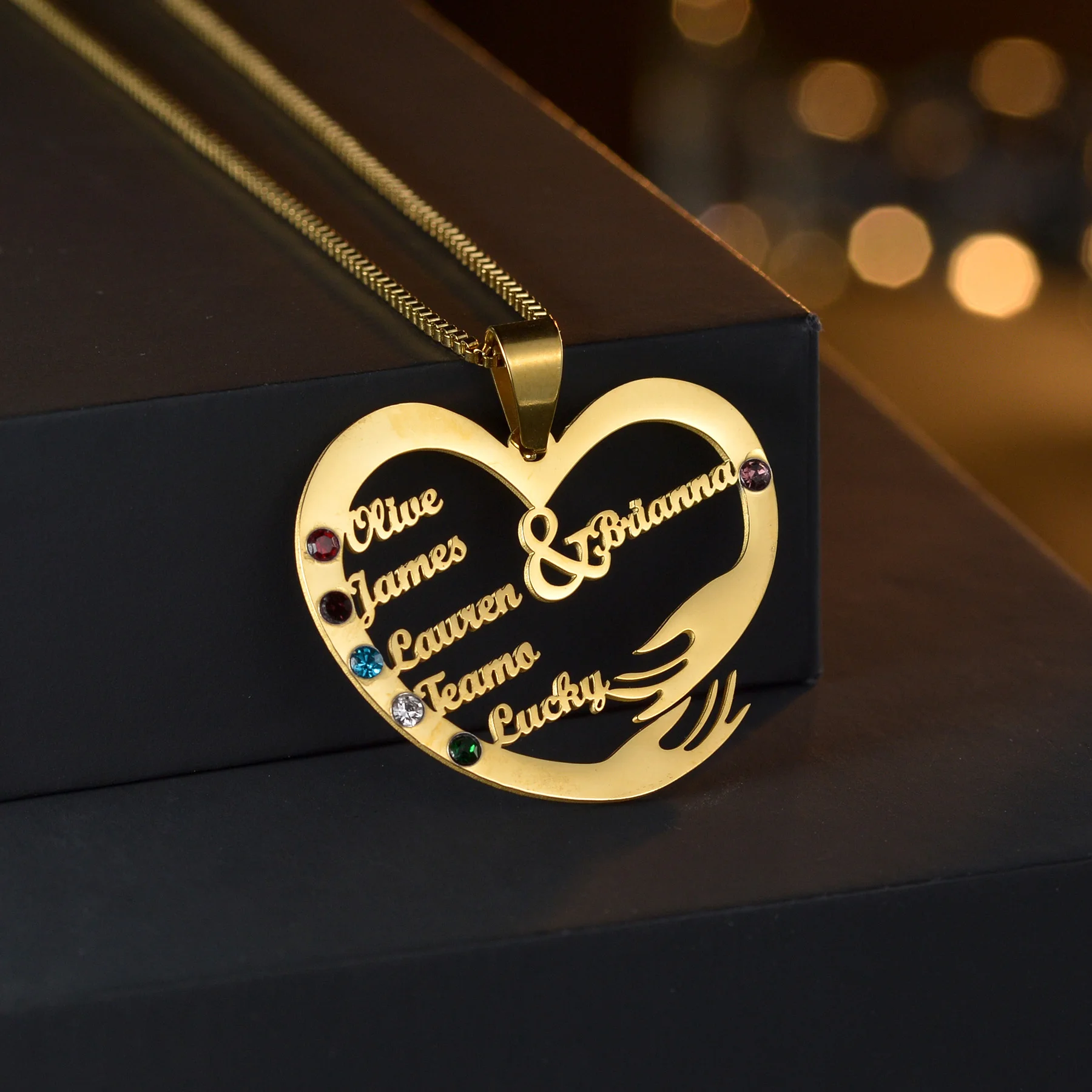 Akizoom Custom Name Necklace Stainless Steel Heart Hand Hug Couple Detachable Pendant Box Chain Necklaces for Women Jewelry Gift