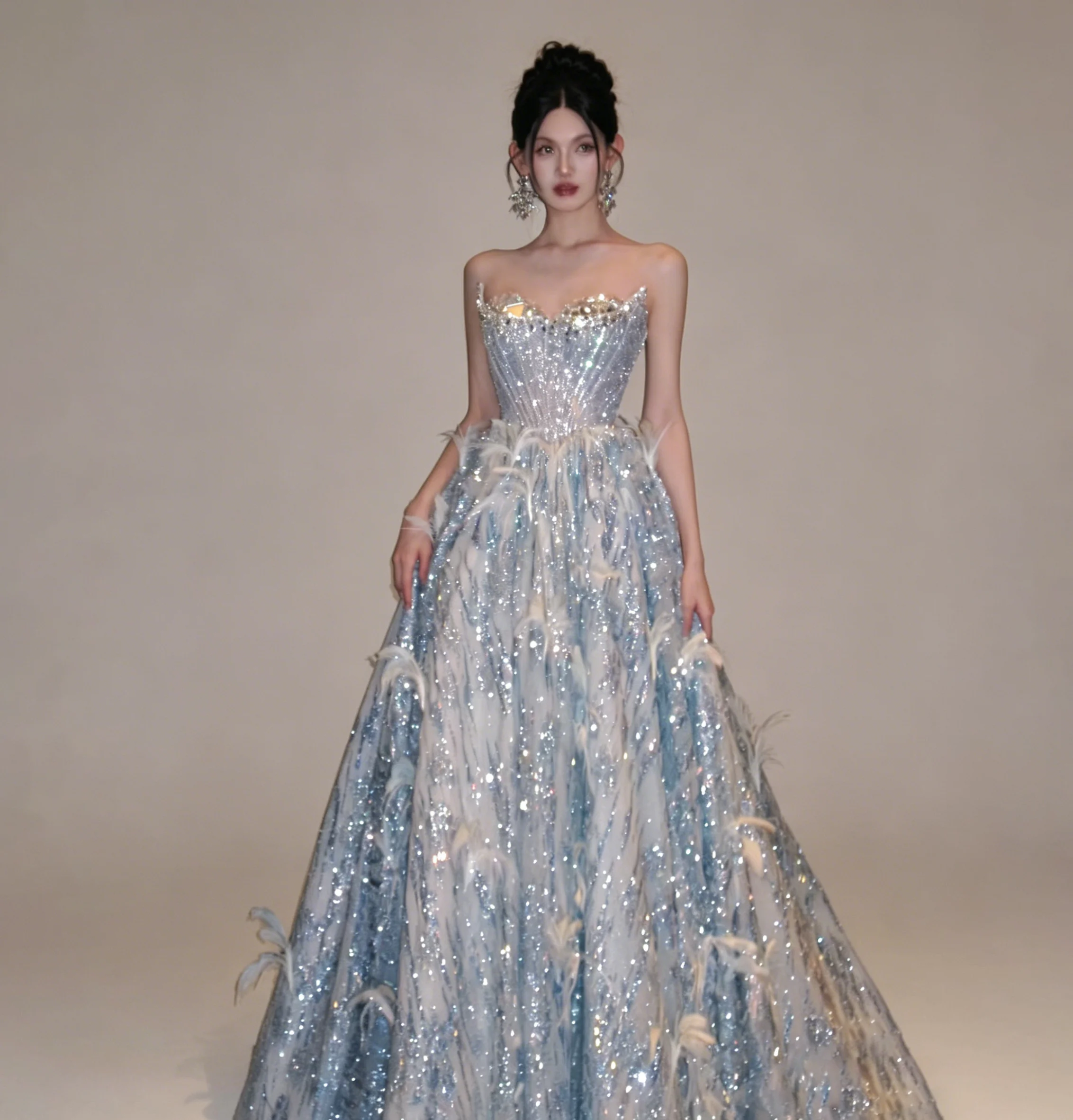 

L&P DQL Studio Evening Dresses Sweetheart Lace-up Back Prom Gowns Sparkling Beading Sequins Feathers Party Dress Sweep Train